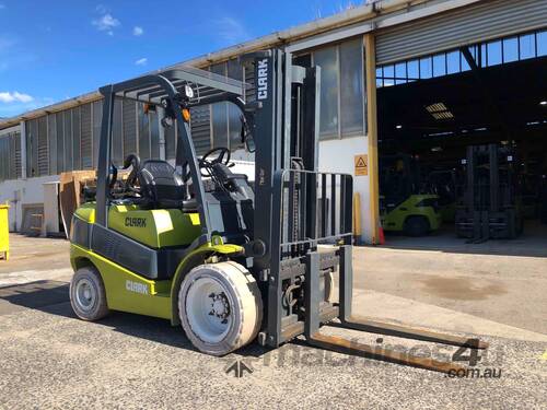 3.0t LPG CLARK Container Forklift - Hire