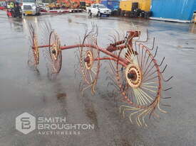 3 POINT LINKAGE 4 WHEEL HAY RAKE - picture1' - Click to enlarge