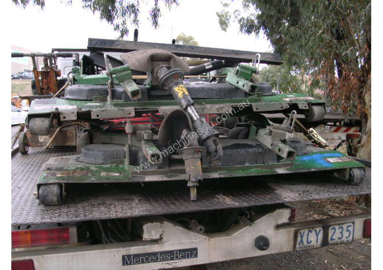 caption john deere , mower decks for F14 , 62