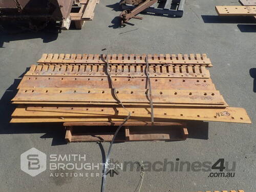 PALLET COMPRISING OF SERRATED, CURVED & STRAIGHT GRADER EDGES (UNUSED)