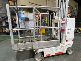 Genie GR-20 Personnel Lift, Drive and Lift - picture0' - Click to enlarge