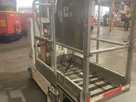 Genie GR-20 Personnel Lift, Drive and Lift - picture0' - Click to enlarge