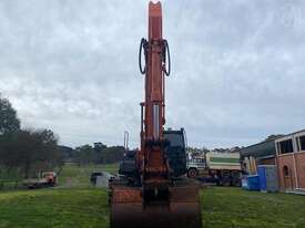 Hitachi 240LC-3 - picture0' - Click to enlarge
