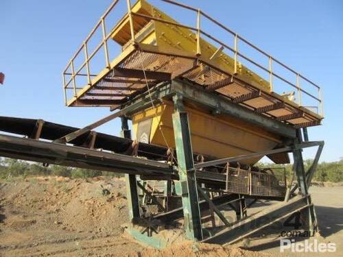 Hawk 1800x4800 Triple Deck Vibratory Screen