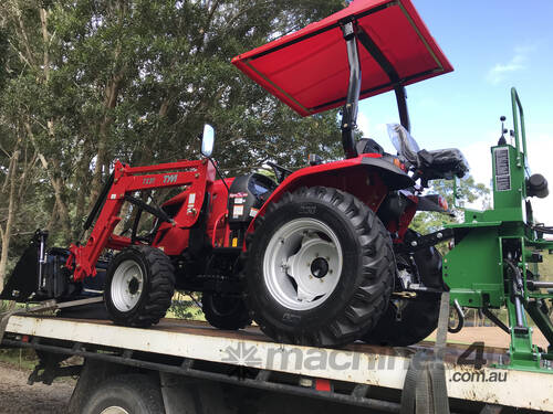 2020 TYM Tractor 39hp with canopy, 4 in 1 loader attachment, backhoe