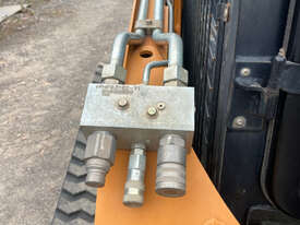 CASE TR320 Skid Steer Loader - picture1' - Click to enlarge