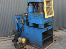 approx 500t Hydraulic Swaging Forge Press 4 column Blacksmith very large ram - picture0' - Click to enlarge