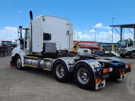 Mack Trident - picture2' - Click to enlarge