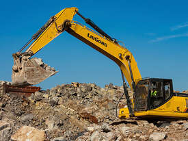 Excavator 25T - Cummins Engine + Easy to Switch Attachments - picture1' - Click to enlarge