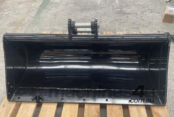 Mud bucket 1000mm no tooth ( For model XE23U XE25U XE20SE)