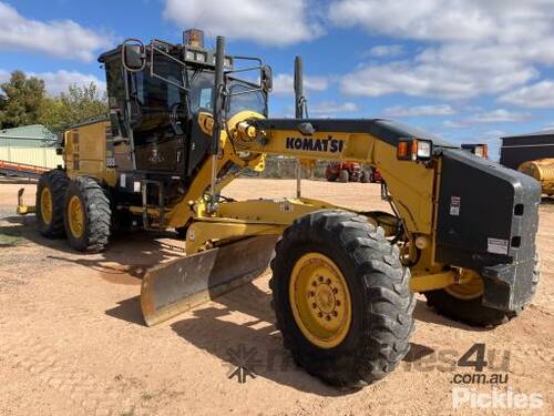 2012 Komatsu GD555-5