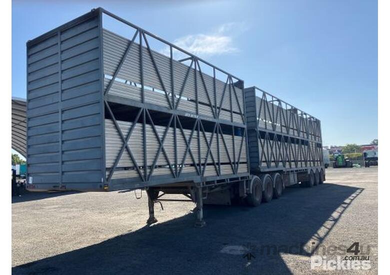 Used 2010 byrne 2010 Byrne Tri Axle Trailer Tri axle cattle trailer A B