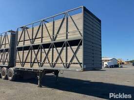 2010 Byrne Tri Axle Trailer Tri axle cattle trailer A&B - picture2' - Click to enlarge