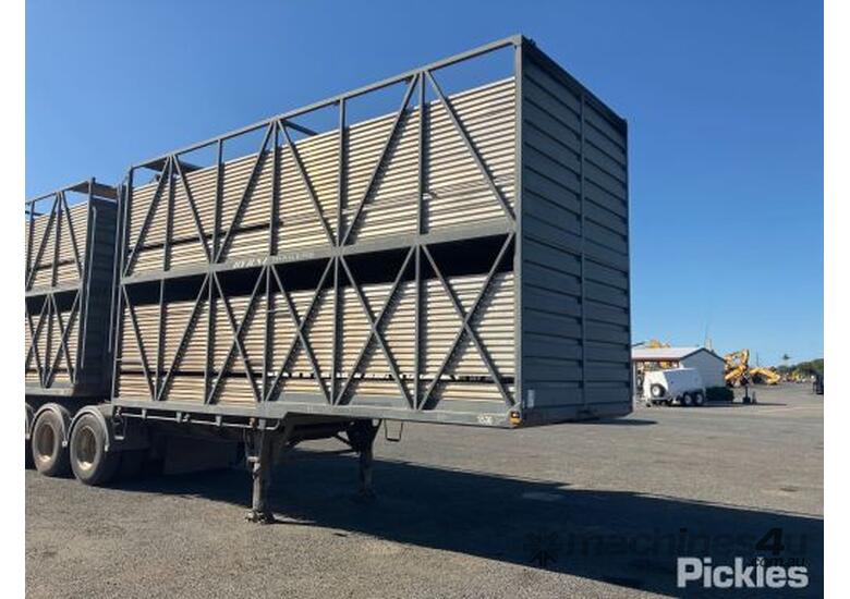 Used 2010 byrne 2010 Byrne Tri Axle Trailer Tri axle cattle trailer A B