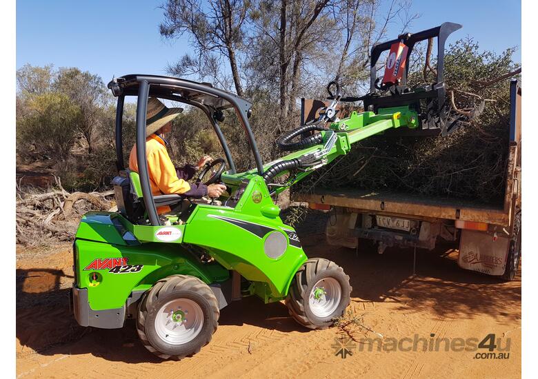 Avant 423 Articulated Wheel Loader w Telescopic Boom and Log Grab