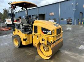 Caterpillar CC34B Combination Roller - picture0' - Click to enlarge