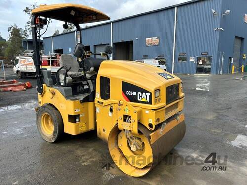 Caterpillar CC34B Combination Roller