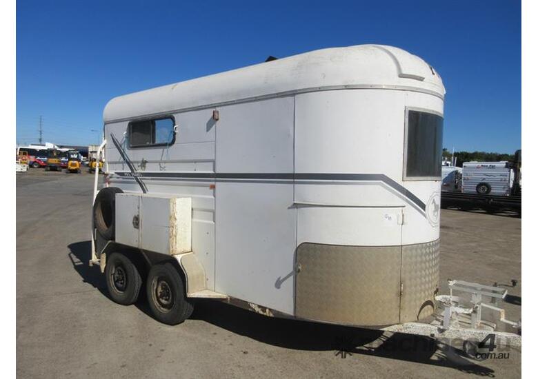 Buy Used pbl PBL 2 BAY Straight Horse Float Trailer in , - Listed on ...