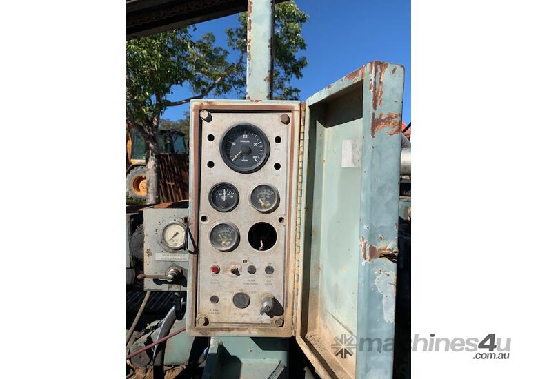caption 1997 Gardner Denver SCH-2500 hydraulic blast hole rock drill