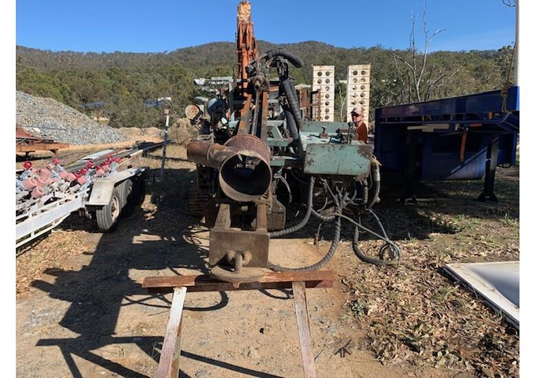caption 1997 Gardner Denver SCH-2500 hydraulic blast hole rock drill
