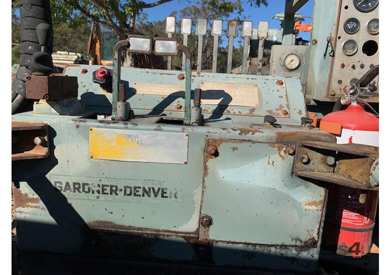 caption 1997 Gardner Denver SCH-2500 hydraulic blast hole rock drill