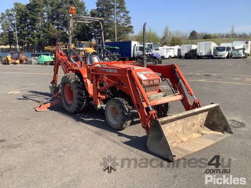 Kubota B20 Tractor/Loader/Backhoe