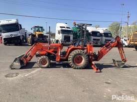 Kubota B20 Tractor/Loader/Backhoe - picture0' - Click to enlarge