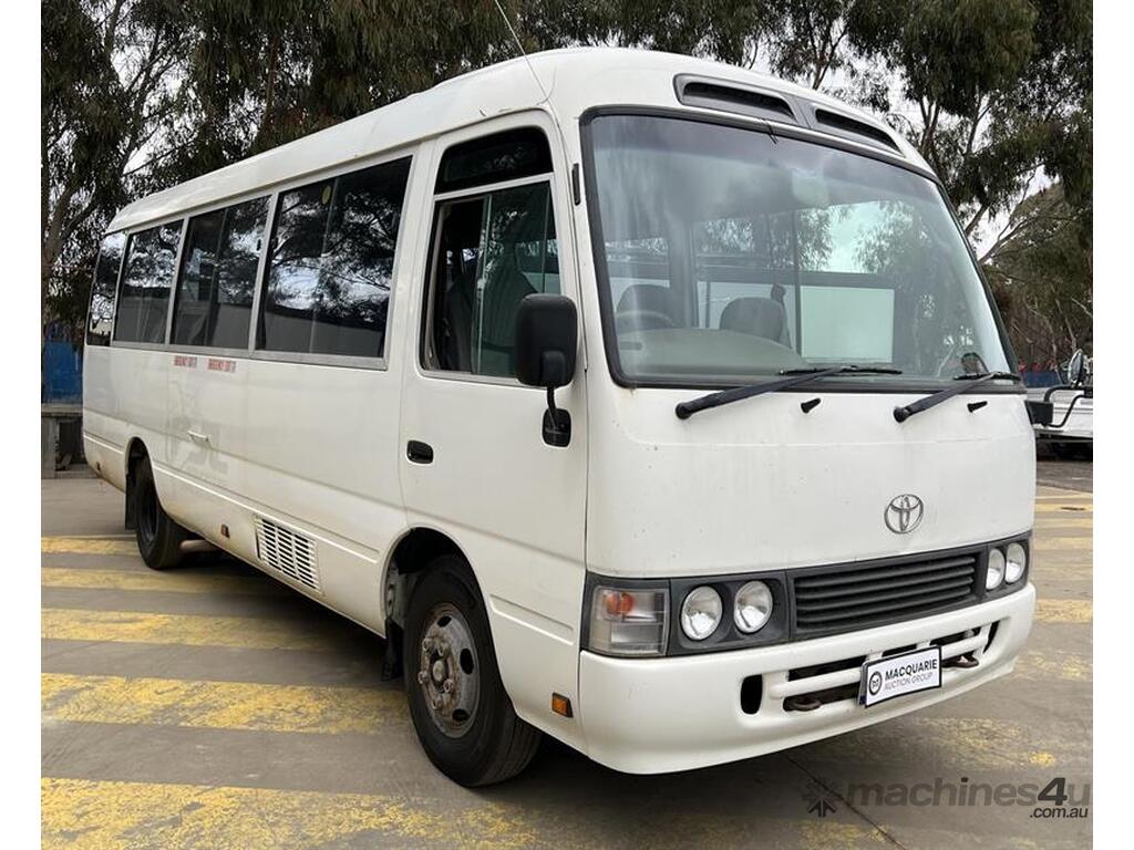 Buy Used 2001 Toyota 2001 TOYOTA COASTER 50 SERIES BUS Buses in