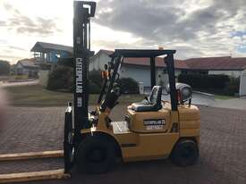 CAT GP25 Forklift  - picture2' - Click to enlarge