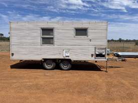 Camp Trailer - picture0' - Click to enlarge