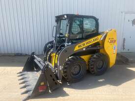 New Holland L313 Skid steer loader - picture0' - Click to enlarge