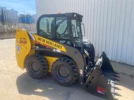 New Holland L313 Skid steer loader - picture1' - Click to enlarge