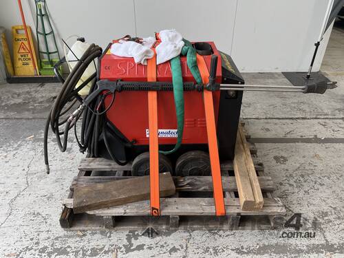 Spitwater 10 120H Hot/Cold Pressure Washer