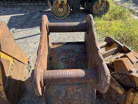 Titan Digging Bucket - picture0' - Click to enlarge