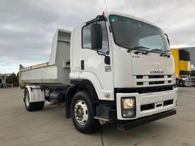 2014 Isuzu FVR 1000 MED Tipper - picture0' - Click to enlarge