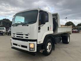 2014 Isuzu FVR 1000 MED Tipper - picture1' - Click to enlarge