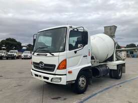 2003 Hino FC Cement Agitator - picture1' - Click to enlarge