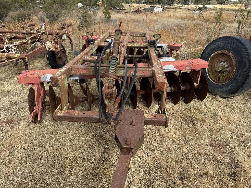 Used International Harvester International Harvester Offset Discs in