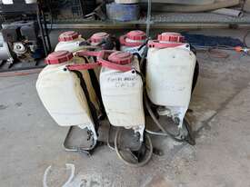 6 x Solo Backpack Sprayers - picture0' - Click to enlarge