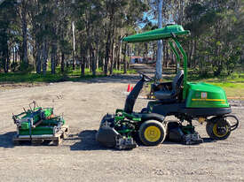 John Deere 2500E Golf Greens mower Lawn Equipment - picture1' - Click to enlarge