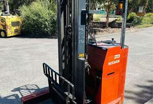 Nissan   2t forklift 6m lift