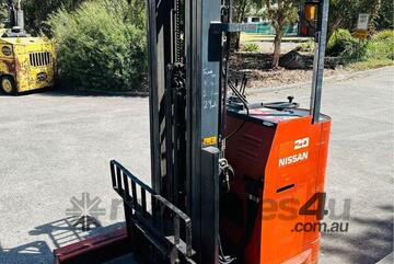 Nissan   2t forklift 6m lift