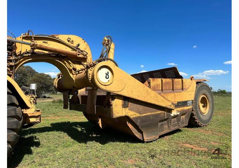 caption 1979 CAT 631D MOTOR SCRAPER