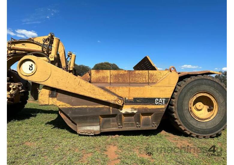 caption 1979 CAT 631D MOTOR SCRAPER