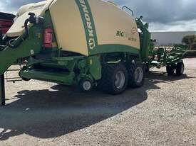 2015 Krone 1290Hdp Baler With A 3 Bale Stacking Trailer - picture0' - Click to enlarge