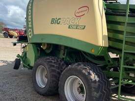 2015 Krone 1290Hdp Baler With A 3 Bale Stacking Trailer - picture0' - Click to enlarge