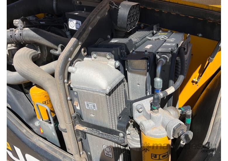 caption 2022 JCB 542-70PRO Telescopic Handler 4WD
