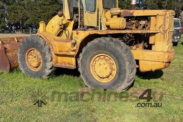 Cat 944 Loader Machine