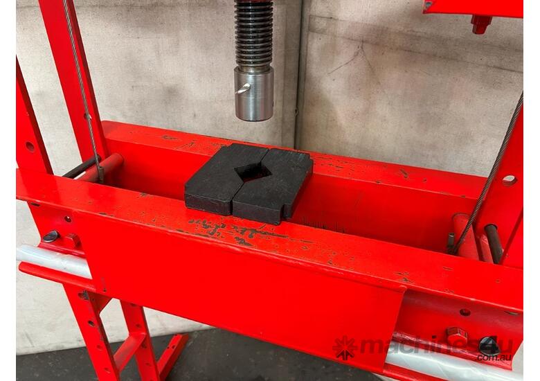 caption Servex HP30 workshop press -Reconditioned