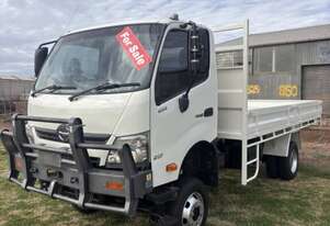 2018 Hino 817 4X4 TRAY TRUCK 817 4X4 Tray 2018 Hino 817 4X4 TRAY TRUCK 817 4X4 Tray